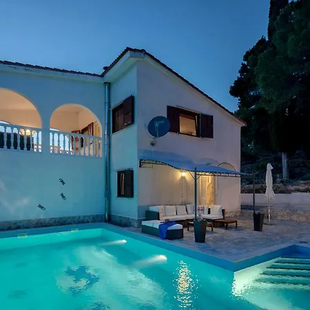 Cozy Pool Willa *